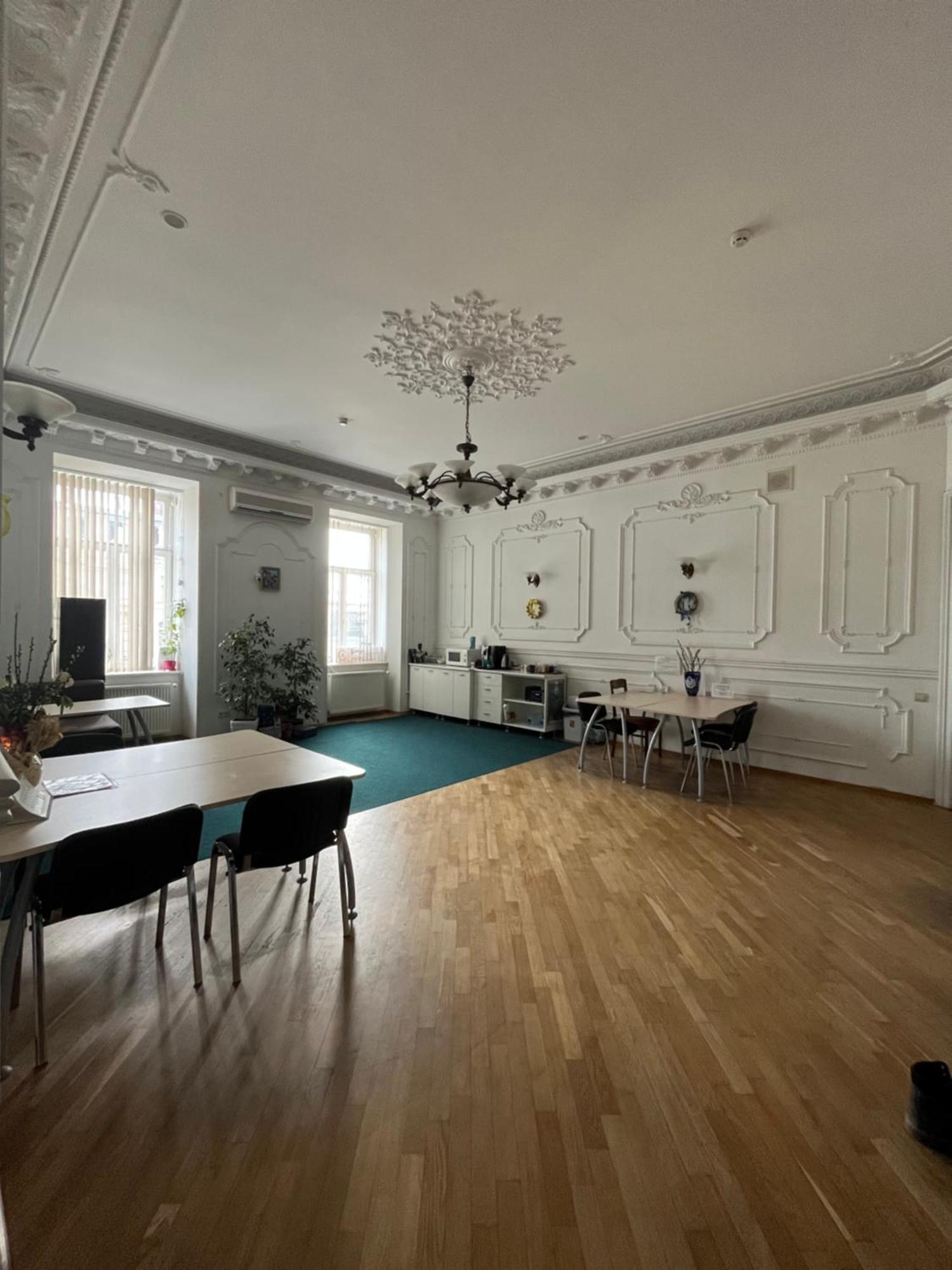 Центрум Апартаментс Lviv Buitenkant foto