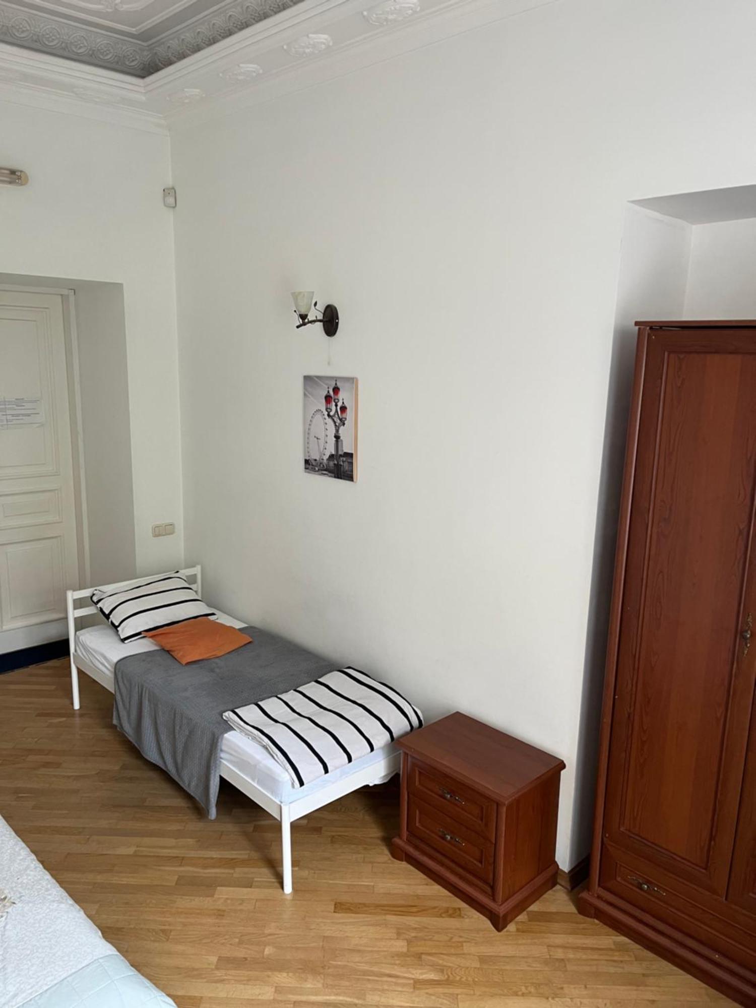 Центрум Апартаментс Lviv Buitenkant foto
