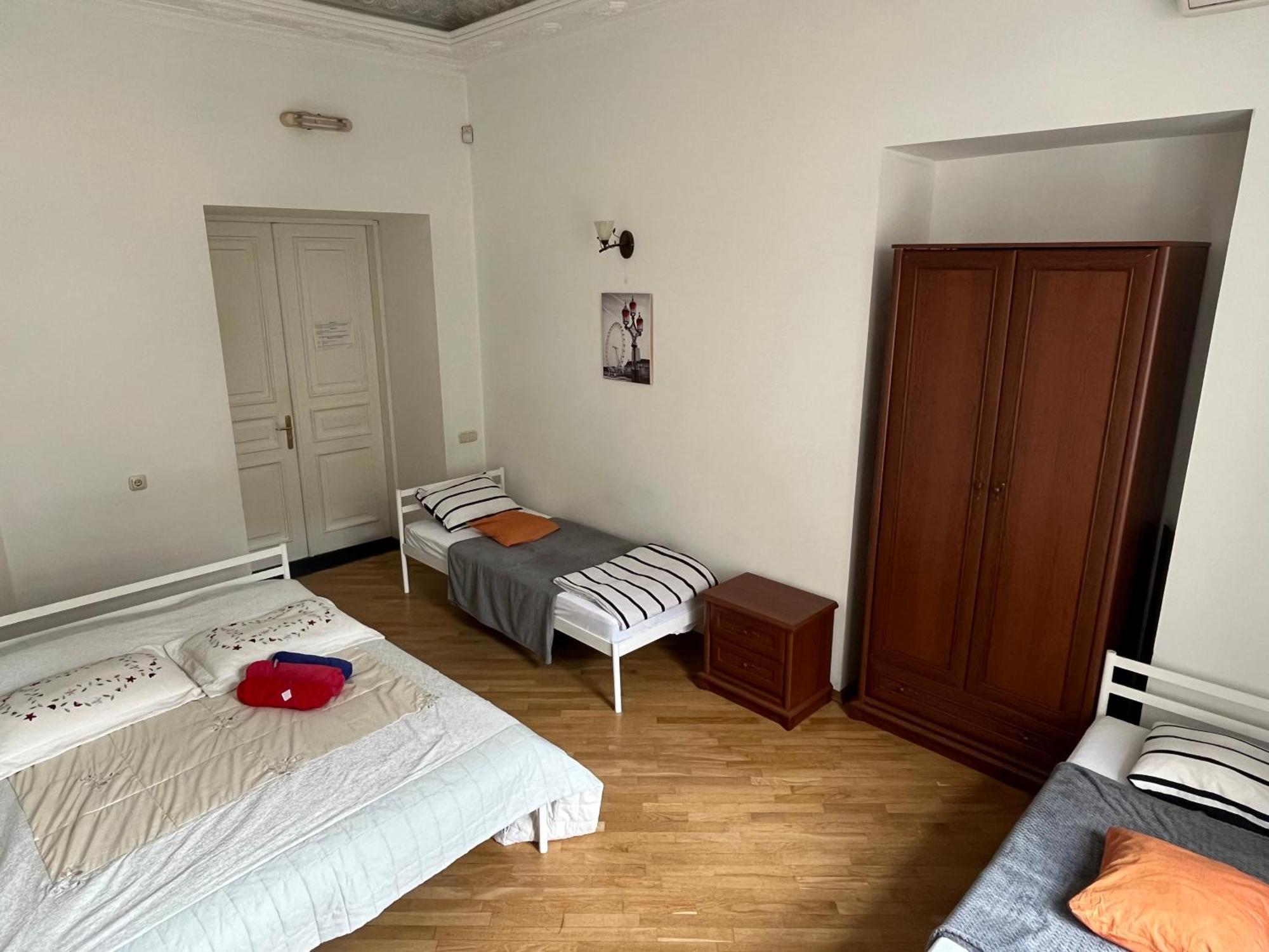 Центрум Апартаментс Lviv Buitenkant foto
