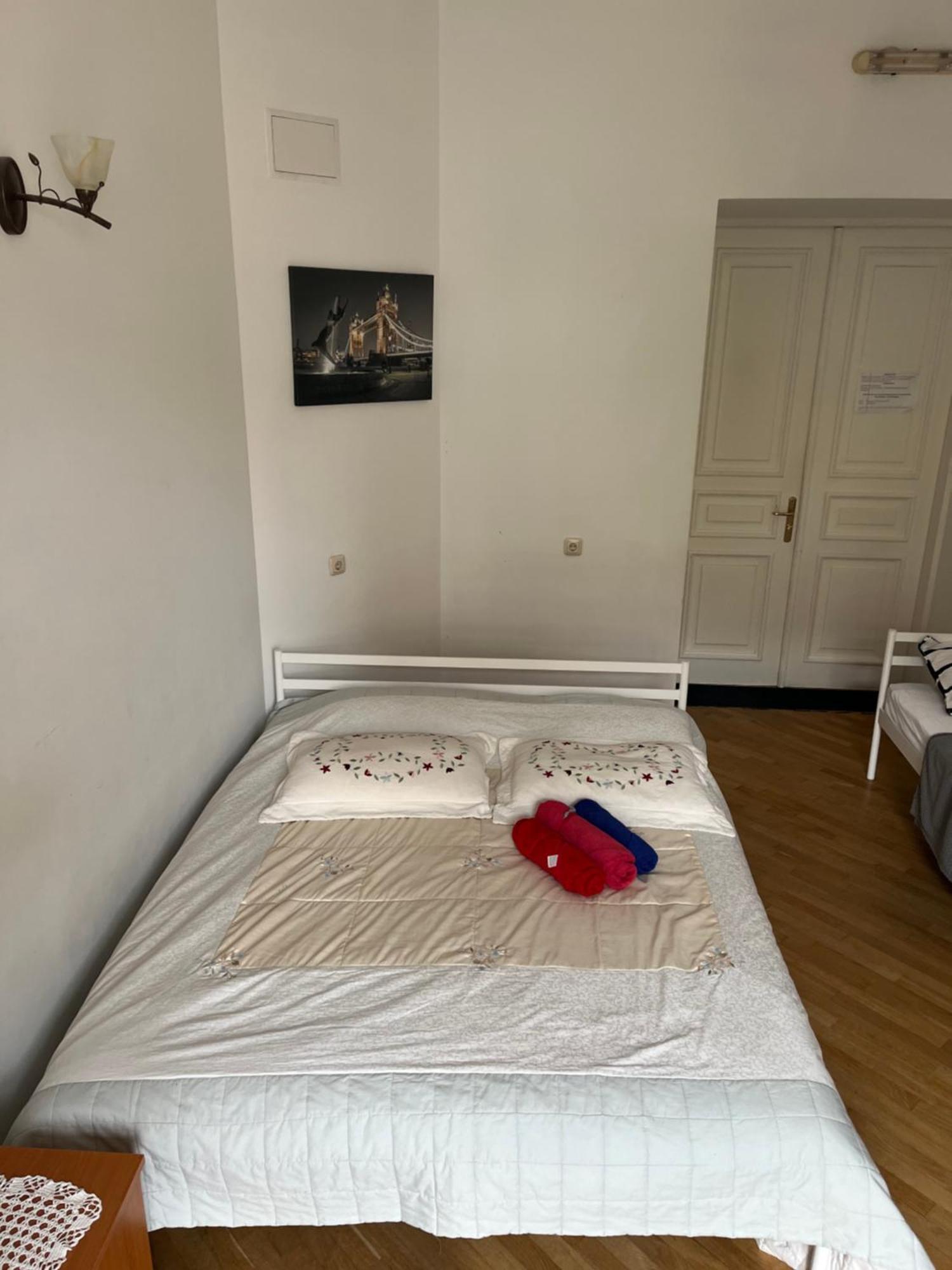 Центрум Апартаментс Lviv Buitenkant foto