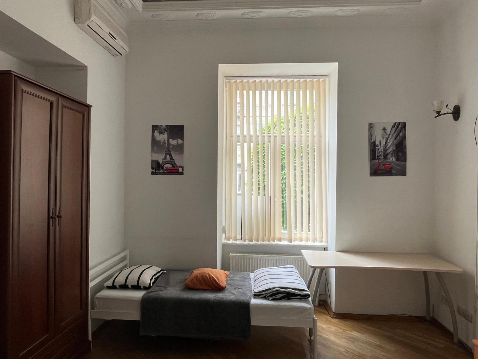 Центрум Апартаментс Lviv Buitenkant foto